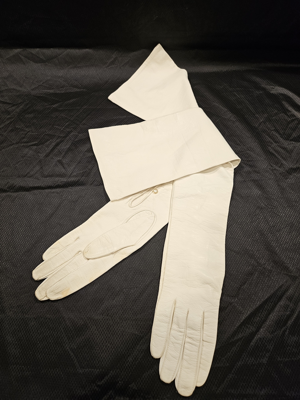 Vintage Long Cream Leather Gloves